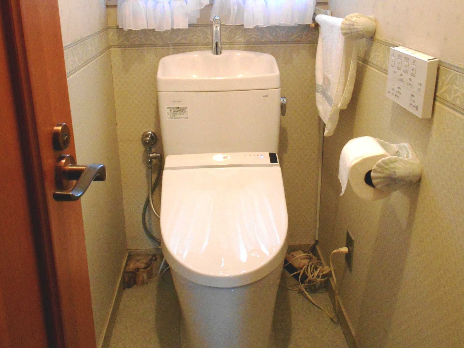 トイレ交換工事（TOTO・ピュアレストQR / ウォシュレットS1A）