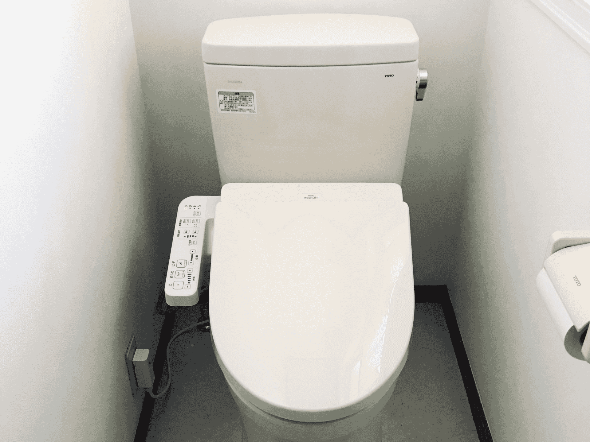 トイレ交換工事（TOTO・ピュアレストQR）